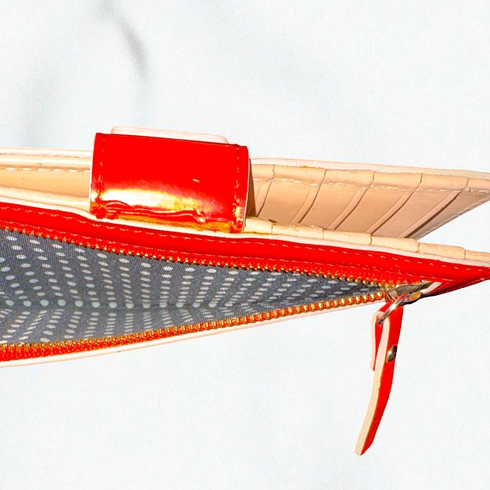 Kate Spade New York Coral Red Wallet GUC! - Picture 4 of 4
